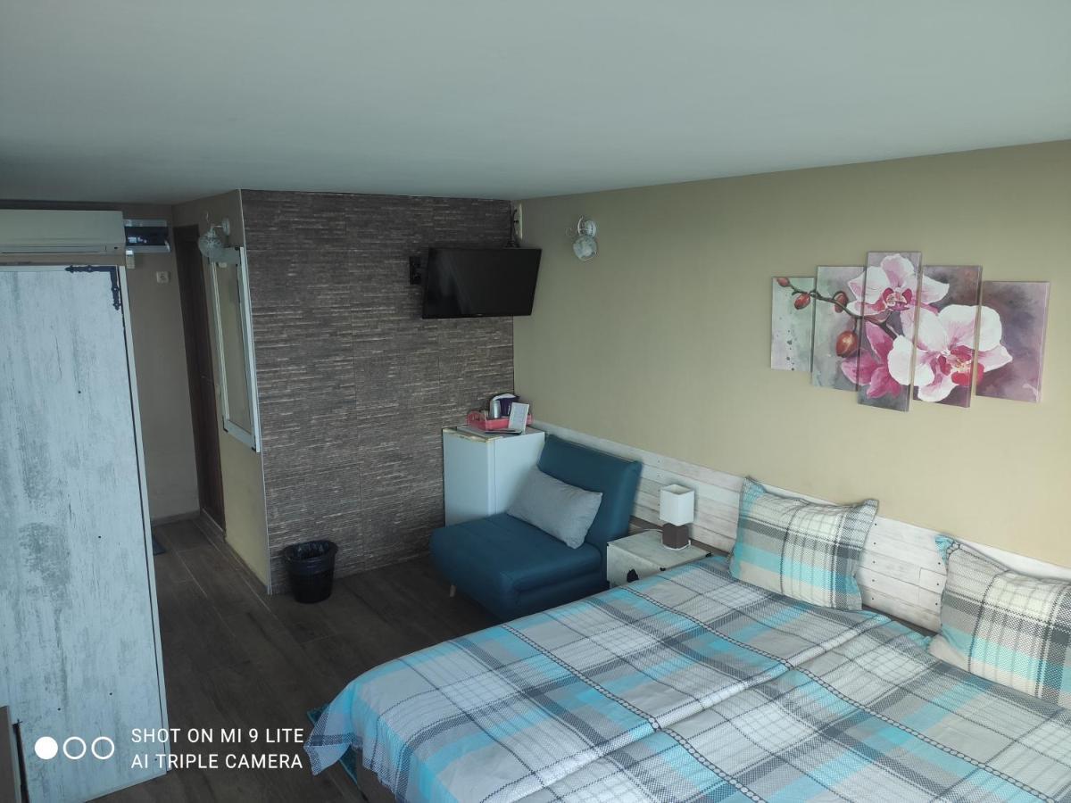 Hemingway Rooms In Happy Beach Varna Dış mekan fotoğraf