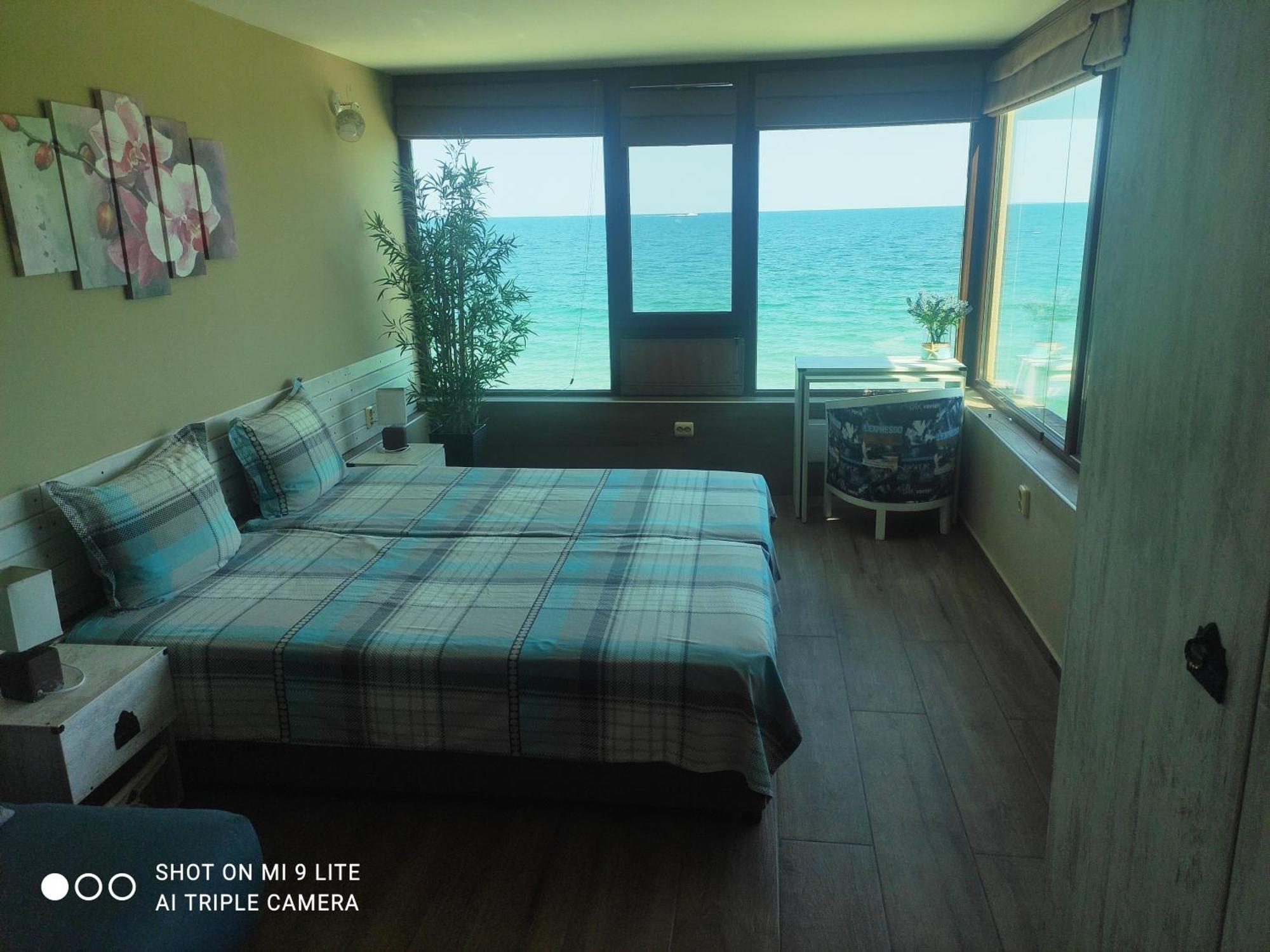 Hemingway Rooms In Happy Beach Varna Dış mekan fotoğraf