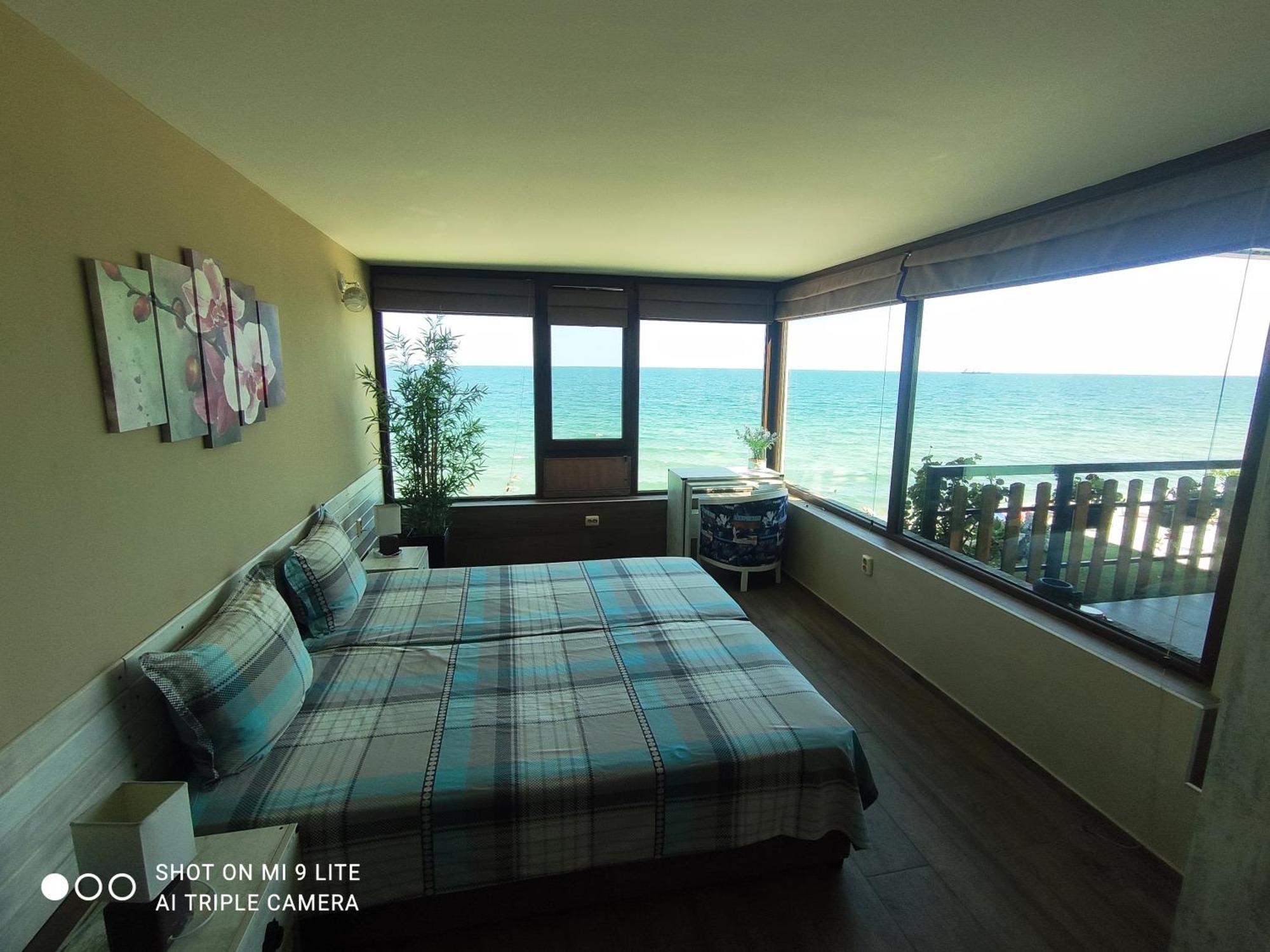Hemingway Rooms In Happy Beach Varna Dış mekan fotoğraf